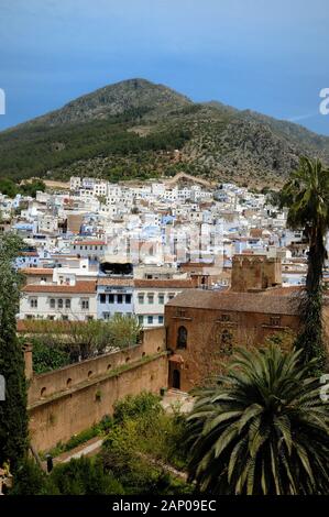 Vue sur la Vieille Ville ou médina de Chefchaouen ou Chaouen Maroc Banque D'Images