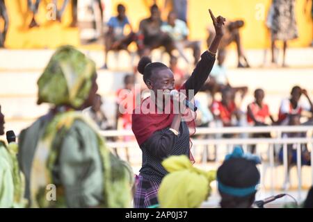 Chanteur d'un groupe de danse et chant nubien au Orupaap Nature Arts Festival à Juba, enregistré le 7 décembre 2019. Le Orupaap Cultural Foundation, qui a été fondée en 1987, s'est fixé pour objectif d'initier les jeunes, en particulier dans le sud du Soudan, à la diversité de la danse, le chant et la musique traditionnelle en tant que formes d'expression de l'identité sud-soudanais, afin de préserver la diversité de la culture sud-soudanais et de la diversité culturelle par l'échange et de rencontres interethniques à souligner en tant qu'élément de fixation dans le sud du Soudan. Photo : Matthias Todt/dpa-Zentralbild/ZB Banque D'Images