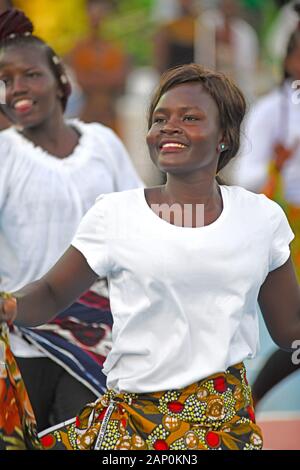 Les membres d'un groupe de danse et musique Schilluk au Orupaap Nature Arts Festival, enregistré le 7 décembre 2019. Le Orupaap Cultural Foundation, qui a été fondée en 1987, s'est fixé pour objectif d'initier les jeunes, en particulier dans le sud du Soudan, à la diversité de la danse, le chant et la musique traditionnelle en tant que formes d'expression de l'identité sud-soudanais, afin de préserver la diversité de la culture sud-soudanais et de la diversité culturelle par l'échange et de rencontres interethniques à souligner en tant qu'élément de fixation dans le sud du Soudan. Photo : Matthias Todt/dpa-Zentralbild/ZB/Pict Banque D'Images