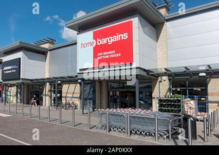 Accueil Bonnes affaires store boutique dans les îles Foss Retail Park. Banque D'Images