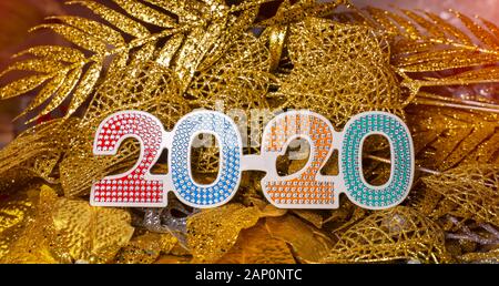 2020 texte avec les lunettes pour le Nouvel An Saint Sylvestre Banque D'Images
