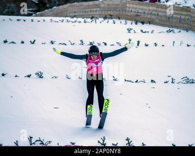 Touffetées les, en France. 19Th Jul 2020. Jan Habdas de Pologne en action au cours de la première série de saut à ski, au cours de la 10e journée du Lausanne 2020 Jeux Olympiques de la jeunesse d'hiver, au Centre nordique touffetées ERP. Credit : Iain McGuinness / Alamy Live News Banque D'Images