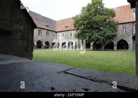 Les tours de la cathédrale de Naumburg . Aujourd'hui la cathédrale de Naumburg évangélique Saint Pierre et Paul à Naumburg (Saale) vient principalement de la première moitié du 13ème siècle. Il a été inscrit au Patrimoine Mondial de l'UNESCO depuis 2018. Dom, Naumburg, Saxe-Anhalt, Allemagne, EuropeDate : 19 Juin, 2019 | dans le monde entier Banque D'Images