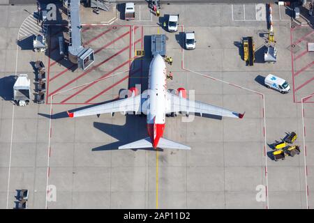 Stuttgart, Allemagne - Février 2, 2016 : Air Berlin de 1350, Boeing 737 avion à l'aéroport de Stuttgart (STR) en Allemagne. Dans le monde d'utilisation | Banque D'Images