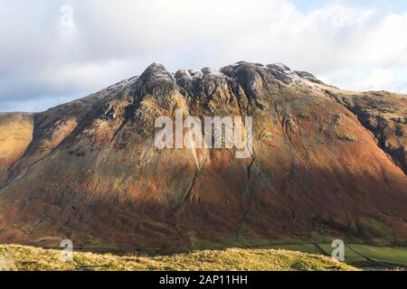 Le Langdale Pikes du Band sur Bowfell, Lake District, Cumbria, Royaume-Uni Banque D'Images