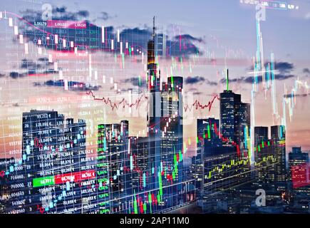 Toits de Francfort am Main avec des symboles du secteur financier dans le monde entier d'utilisation | Banque D'Images