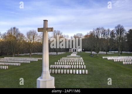 Blick auf den an der Berliner 66 gelegenen Britischen Soldatenfriedhof mit ueber den Commonwealth-Staaten dreieinhalbtausend Toten iim , Luftkampf ueber Berlin gefallene-Mitglieder On continuera. Ehrenhain wurde der nach des Plaenen 1955-57 Architekten Philipp Dalton Hepworth durch die Commenwealth War Graves Commission angelegt. Dans le monde d'utilisation | Banque D'Images