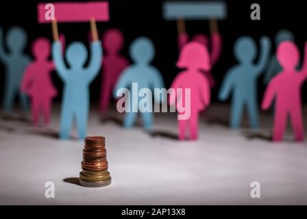 Les gens sont en grève contre des baisses de salaire. Pertes d'emploi. Réduction de salaire. Rally protestataires. Résoudre le problème mondial de la société Banque D'Images