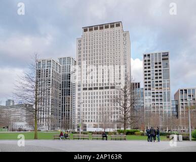 La coquille et le nouveau skyline de rive sud de la Tamise, Waterloo, Londres, Angleterre. Banque D'Images