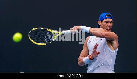 Melbourne, Australie. 20 Jan, 2020. Rafael Nadal de l'Espagne au cours de la pratique à la session 2020 Australian Open Tennis Championship Day 1 au centre de tennis du Parc de Melbourne, Melbourne, Australie. 20 Jan 2020. ( © Andy Cheung/ArcK Images/arckimages.com/UK Tennis Magazine/International Sports - Photos) Credit : Roger Parker/Alamy Live News Banque D'Images