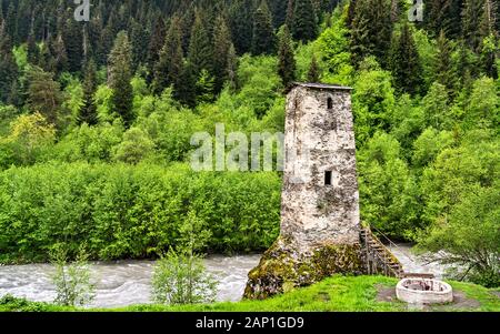 La tour d'amour à Kala village - Samegrelo-Zemo Svaneti, Géorgie Banque D'Images