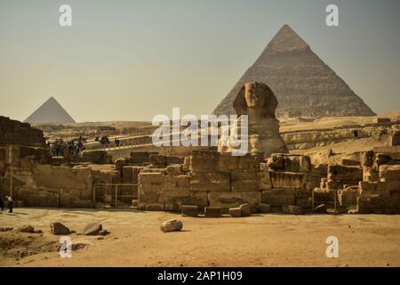 Le Grand Sphinx et les pyramides de Giza, en Egypte Banque D'Images