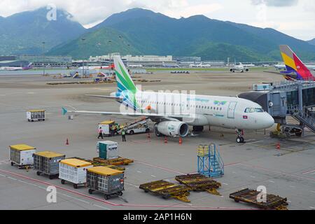 HONG KONG - 30 JUN 2019- Vue d'un avion Airbus A319 de la compagnie aérienne cambodgienne Lanmei Airlines (LQ) à l'animation de l'Aéroport International de Hong Kong (HKG), Banque D'Images