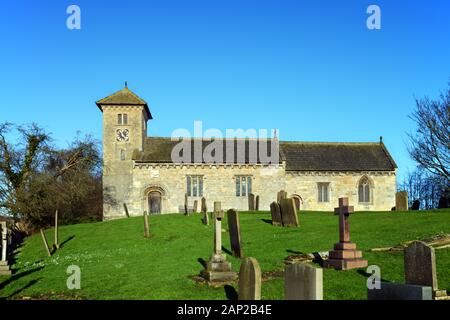 L'église St Jean-Baptiste de Healaugh (Yorkshire du Nord) a été construite à Norman Times et est maintenant un bâtiment classé de grade II*. Banque D'Images