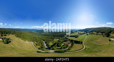 Drone aérien 360 degrés vue panoramique sur les Vosges. Alsace, France. Banque D'Images