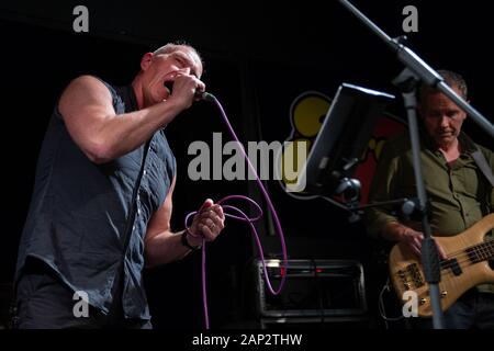 Irvine, en Écosse, le 19 janvier 20202. Légende Punk Richard Jobson revit ses jours avec l'Armory Show avec un concert très intime à l'Harbour Arts Center à Irvine. Banque D'Images