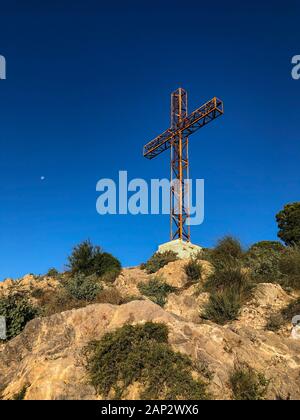 La Sierra de Orihuela et Cruz de la muela cross, Orihuela, Alicante province, Espagne Banque D'Images