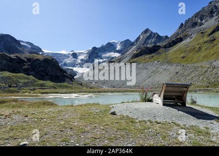 Vue sur le glacier de Moiry au Lac de Châteaupré, Val de Moiry, Grimentz, Val d'Anniviers, Valais, Suisse Banque D'Images