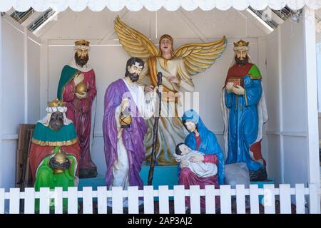 Une belle crèche représentant la naissance du Christ dans la place centrale de Puerto Plata République Dominicaine. Banque D'Images