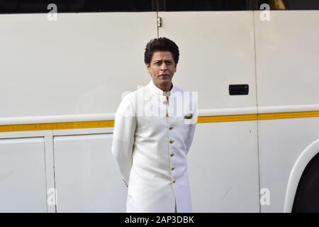 Mumbai, Inde. 20 Jan, 2020. Shah Rukh Khan arrive à la Danse 5 montrent dans MumbaiDance Plus est une compétition de danse indienne, émission de télé-réalité qui a été créée le 26 juillet 2015 et diffusés sur les étoiles plus. La série est hébergé par Raghav Juyal, avec Remo D'Souza comme le Super juge. Dharmesh Yelande, Sumeet Nagdev, punit Pathak et Shakti Mohan, Karishma Chavan et Suresh Mukund sont les mentors de l'émission. Credit : SOPA/Alamy Images Limited Live News Banque D'Images