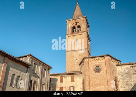Église Chiesa San Michele Arcangelo dans le centre historique de la ville de Busseto, Italie. Banque D'Images