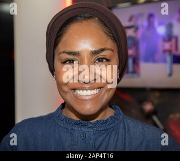 Londres, Royaume-Uni, 21 Jan, 2020.Nadiya Jamir Hussain assiste à l'Assemblée TOYFAIR à Olympia de Londres. Elle est un chef de télévision britannique, auteur et animateur de télévision. Elle est devenue célèbre après avoir remporté la sixième série de la BBC Great British Bake Off en 2015. Credit : Keith Larby/Alamy Live News Banque D'Images