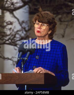 Washington, DC. 2-11-1993désigné procureur général Janet Reno dans le jardin de roses. Credit : Mark Reinstein /MediaPunch Banque D'Images