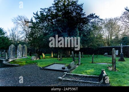 Le cimetière attaché à l'église de Sainte Marie d'Irlande à Leixlip.Le cimetière existe depuis c 1668. Banque D'Images