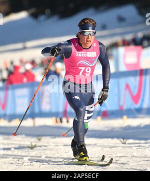 Le Chenit, Suisse. 21 Jan, 2020. Andrea Gartner de l'Italie en compétition au cours de la Men's 10km classique de ski de fond à l'événement 3e Jeux Olympiques d'hiver de la jeunesse, au centre de ski Vallee de Joux, en Suisse, le 21 janvier 2020. Huiwo Crédit : Wu/Xinhua/Alamy Live News Banque D'Images