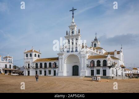 El Rocio Espagne, église, Hermitage de la Vierge d'El Rocio, au parc national de Marismas Doñana, Andalousie, Espagne, Europe Banque D'Images