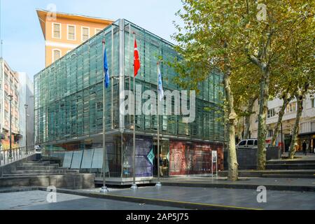 Turquie, Istanbul, Sultanahmet, Piyer Loti Caddesi, Theodosius-Zisterne (Şerefiye Sarnıcı). Nach einer achtjährigen wurde die Zisterne Renovierungszeit Banque D'Images