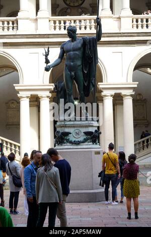 Académie de Brera, Napoleone statue, cour, quartier de Brera, Milan, Lombardie, Italie, Europe Banque D'Images