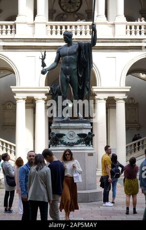 Académie de Brera, Napoleone statue, cour, quartier de Brera, Milan, Lombardie, Italie, Europe Banque D'Images