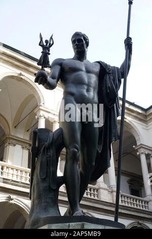 Académie de Brera, Napoleone statue, cour, quartier de Brera, Milan, Lombardie, Italie, Europe Banque D'Images
