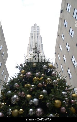 Décorations Rockerfeller Center à Noël, New York Banque D'Images