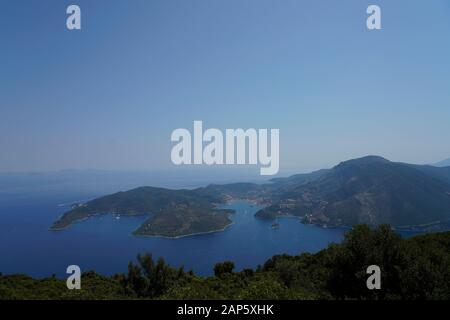 Vue du monastère Kathara, Ithaca ou île Ithaka, Mer Ionienne, Grèce, Europe Banque D'Images