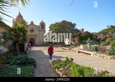 Extérieur de la mission Carmel, ou Mission San Carlos Borromeo del Río Carmelo à Carmel près de la mer en Californie. Banque D'Images