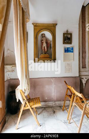 Procida, ITALIE - 4 JANVIER 2020 - l'Église de San Rocco est située dans la via San Rocco, près des marches du Pennino Banque D'Images