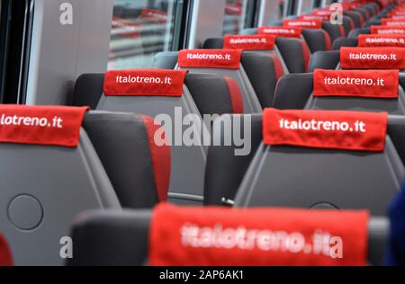 Milan, Italie-10/03/2017- inauguration du nouveau train à grande vitesse de NTV, l'Alstom ETR 675 Italo Evo Banque D'Images