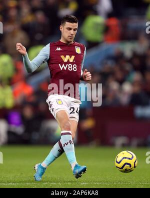 Aston Villa's Frederic Guilbert au cours de la Premier League match à Villa Park, Birmingham. Banque D'Images