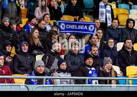 Kiev - Mars 29, 2019 : Fans au stade. Dynamo Kiev - Londres Chelsea. L'UEFA Europe League. Stade Olympiyskiy NSC Banque D'Images