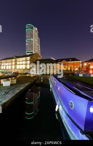 Bridgewater place vue du canal à Granary Wharf à Leeds Banque D'Images