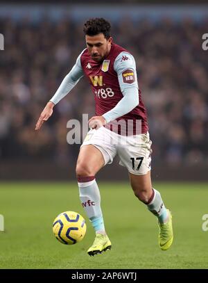 L'Aston Villa Trezeguet au cours de la Premier League match à Villa Park, Birmingham. Banque D'Images