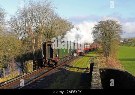 60009 l'Union de l'Afrique du Sud part d'Irwell Vale tendre d'abord sur le chemin de fer East Lancs. Banque D'Images