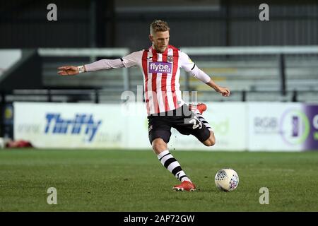 Exeter, Royaume-Uni. 21 Jan, 2020. Dean Moxey d'Exeter City au cours de l'EFL Football League Trophy match entre la Ville d'Exeter et Stevenage à St James' Park, Exeter, Angleterre le 21 janvier 2020. Photo par Dave Peters. Usage éditorial uniquement, licence requise pour un usage commercial. Aucune utilisation de pari, de jeux ou d'un seul club/ligue/dvd publications. Credit : UK Sports Photos Ltd/Alamy Live News Banque D'Images