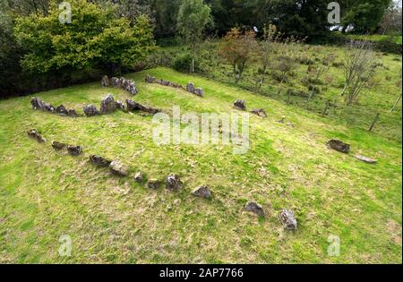 Dooeys Cairn. Ballymacaldrack, Dunloy, Irlande Du Nord. tombeau préhistorique de 6000 ans avec passage funéraire crémation. Piste ajoutée 500 ans plus tard Banque D'Images