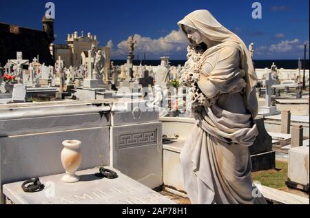 Le célèbre cimetière historique de Santa Maria Magdalena de Pazzis est une attraction touristique populaire située dans la ville de San Juan, à Porto Rico Banque D'Images