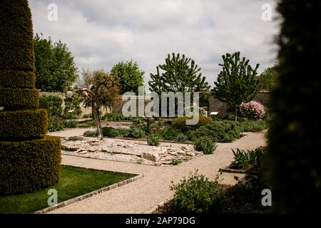 Jardin français dans la petite ville Banque D'Images