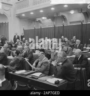 Débat deuxième Chambre du Guinée Date de publication : Avril 4, 1962 Mots-clés : Débats nom de l'établissement : Deuxième chambre Banque D'Images