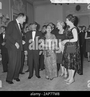 Le ministre des Affaires étrangères Luns a offert son dîner de contrepartie au Kurhaus de Scheveningen pour dîner au ministre Luns de la République dominicaine. Soebandirio Date: 1 avril 1964 lieu: Scheveningen, Zuid-Holland mots clés: Diners Nom personnel: LUN, J.A.M.H., Luns, Joseph, Soebandirio Banque D'Images